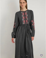 Abito midi con ricami