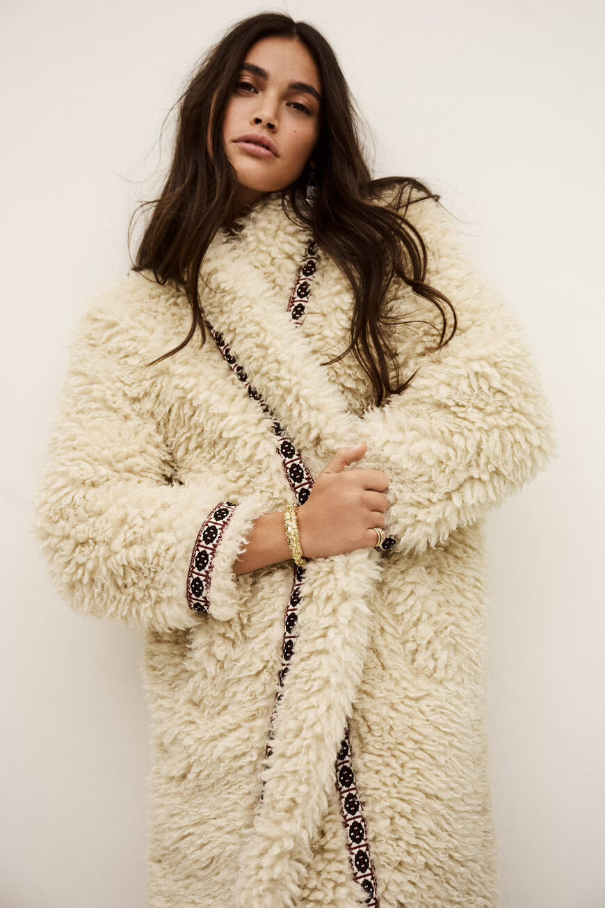 Cappotto lungo in eco fur