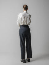 Pantaloni asimmetrici con cintura225