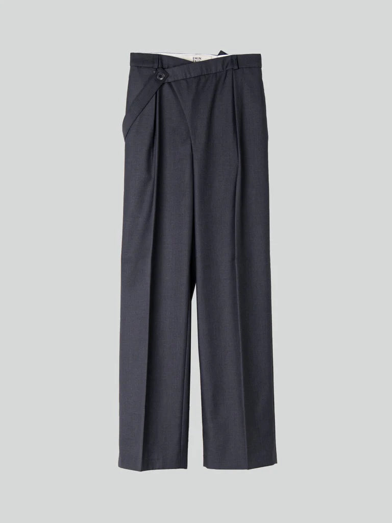 Pantaloni asimmetrici con cintura225