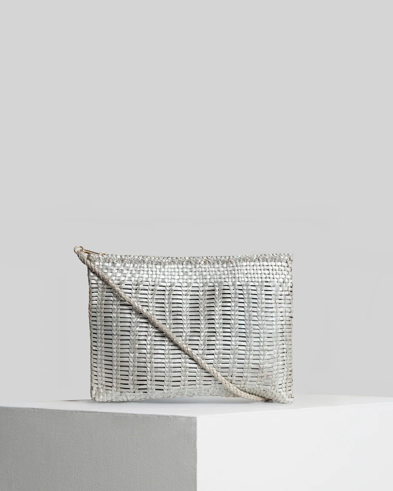 Clutch sottile in pelle con intreccio Vipera the Label