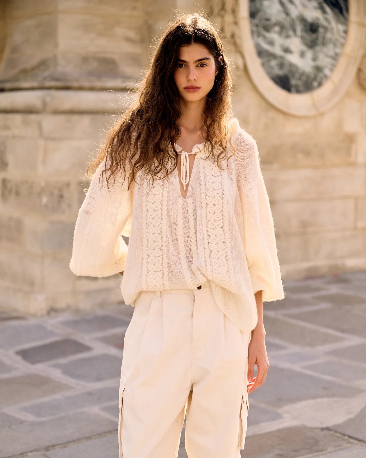 Maglia ricamata color avorio in lana e alpaca