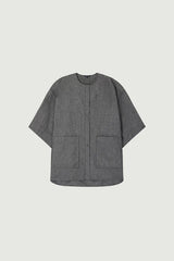 Camicia con taglio volutamente molto oversize