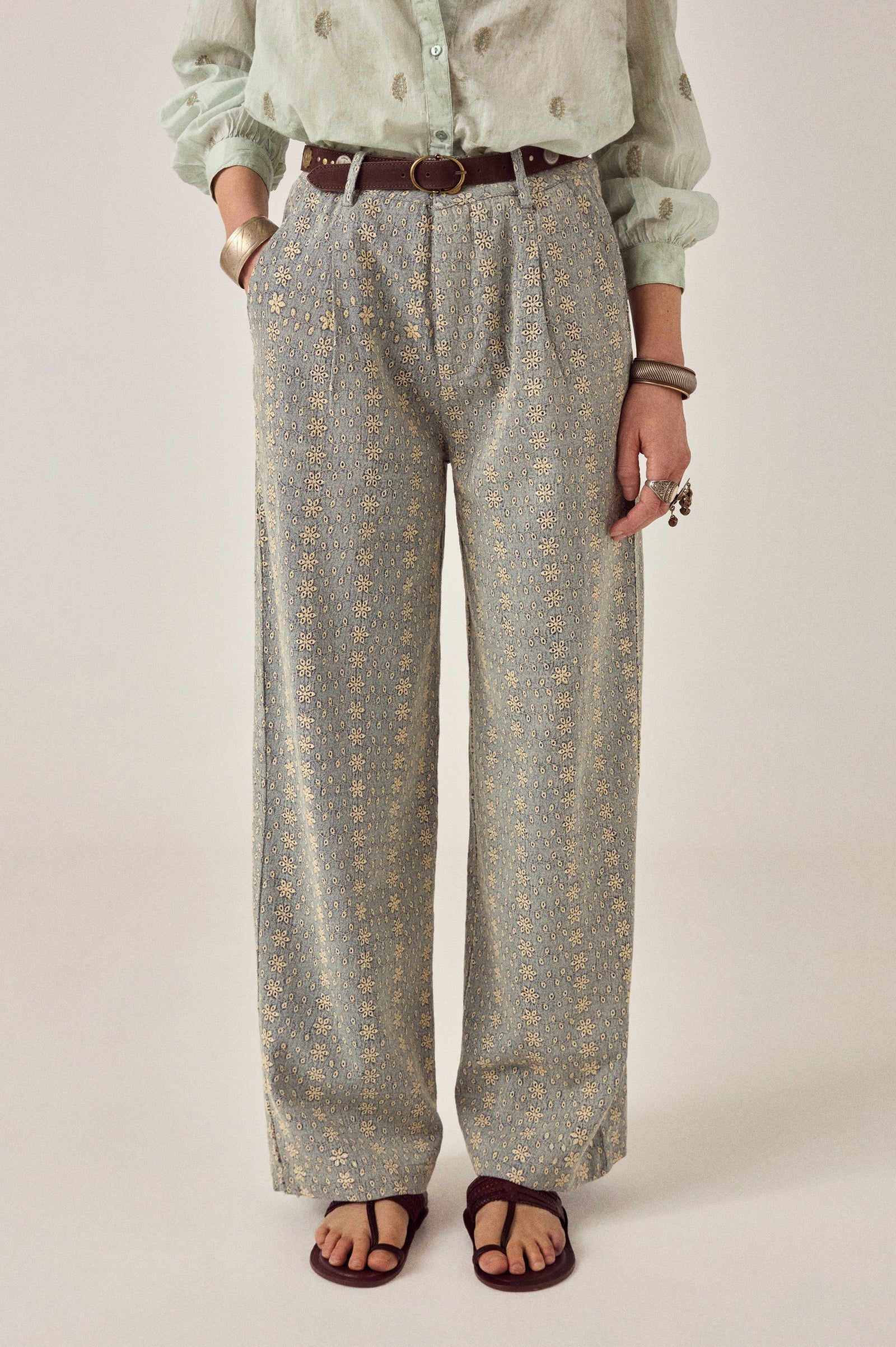 Pantalone in twill di cotone ricamato