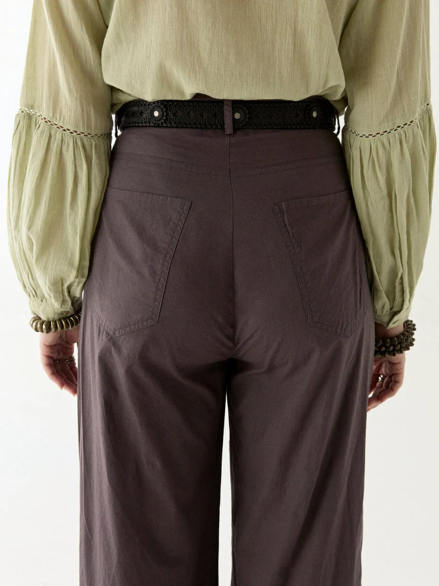 Pantalone in cotone leggero con ricami