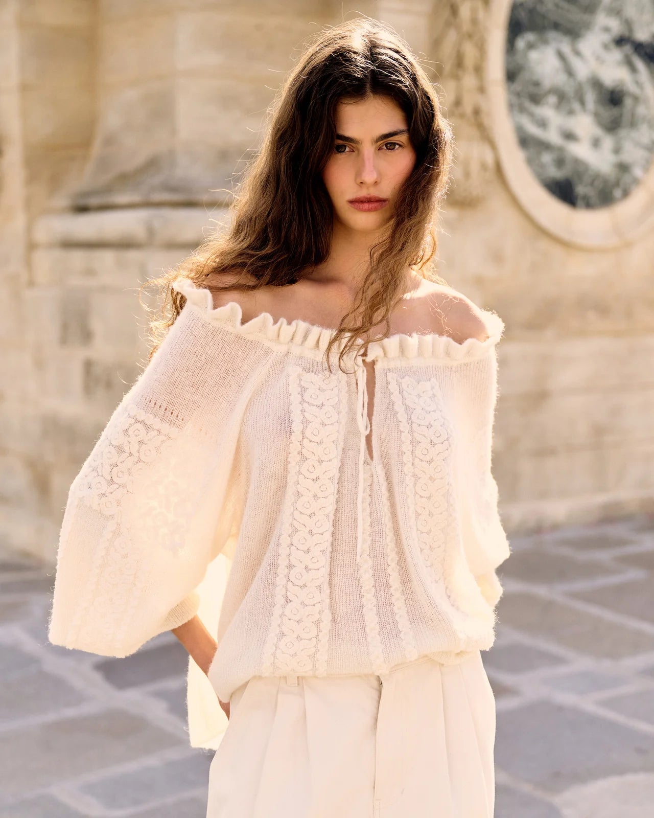 Maglia ricamata color avorio in lana e alpaca