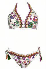 Bikini Top a Vela Floreale e Ricami in Pizzo e Slip Regular