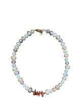 Collana corta con perle, turchese e coralli