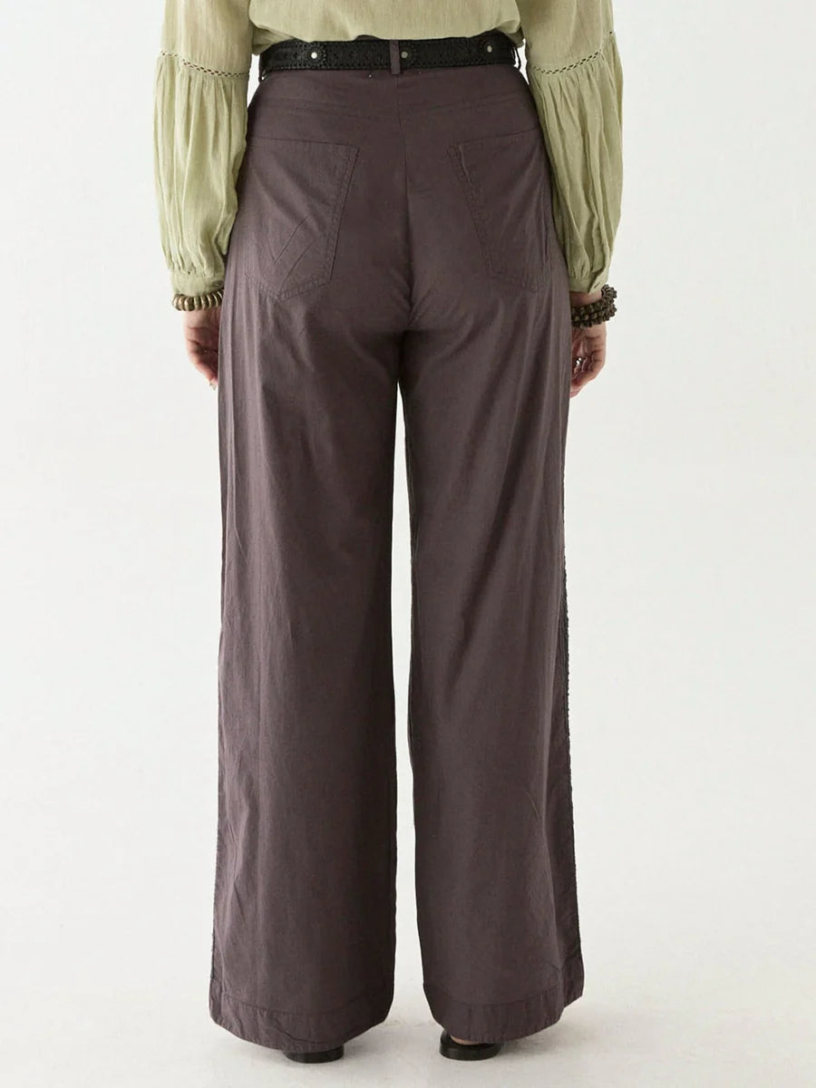 Pantalone in cotone leggero con ricami