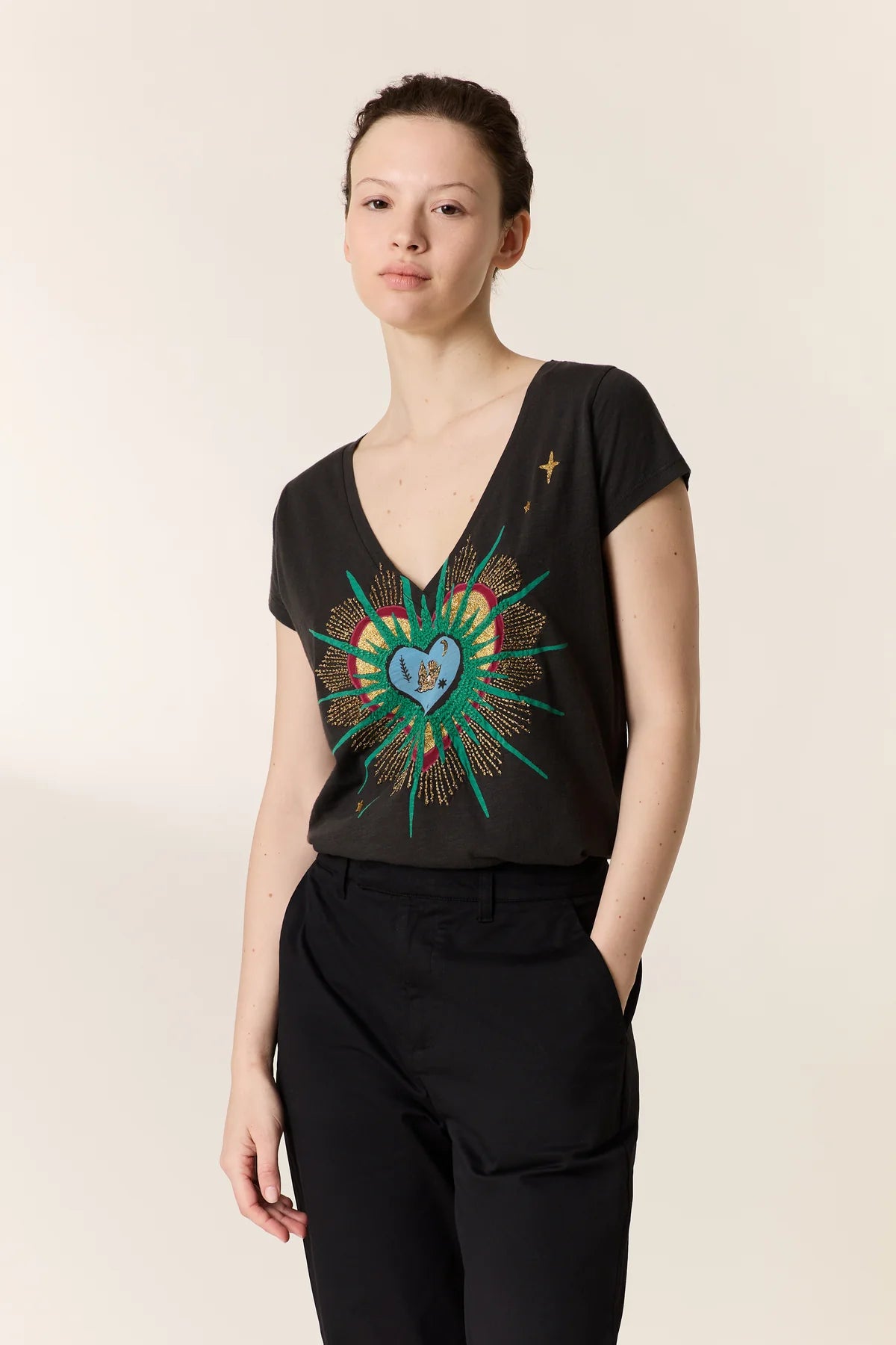 T-shirt con ricamo ex voto