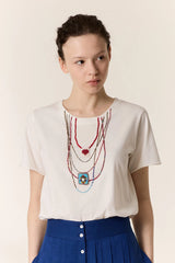 T-shirt con ricamo collana