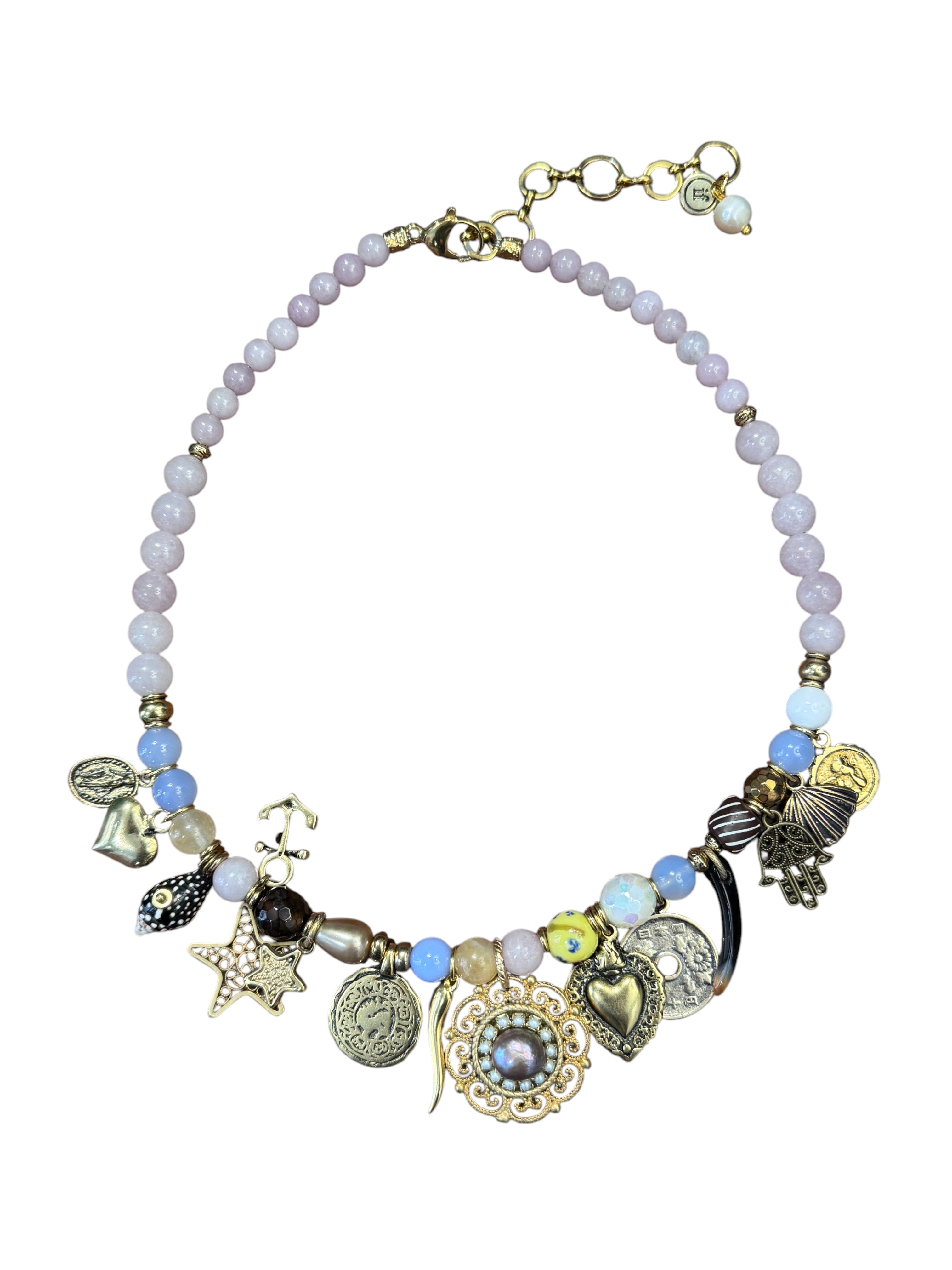 Collana corta con pietre dure e charms