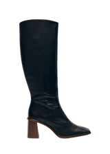 Stivali alti in pelle nera con tacco quadrato