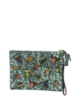 Pochette verde acqua con perline ricamate a mano