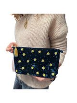 Pochette in velluto con ricami