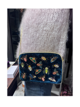 Tracolla in velluto con ricami in perline e paillettes