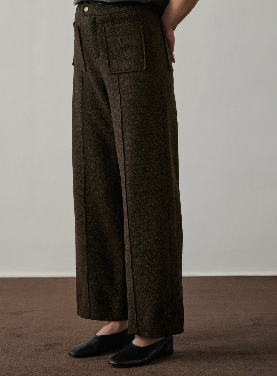 Pantalone in lana con motivo a spina di pesce
