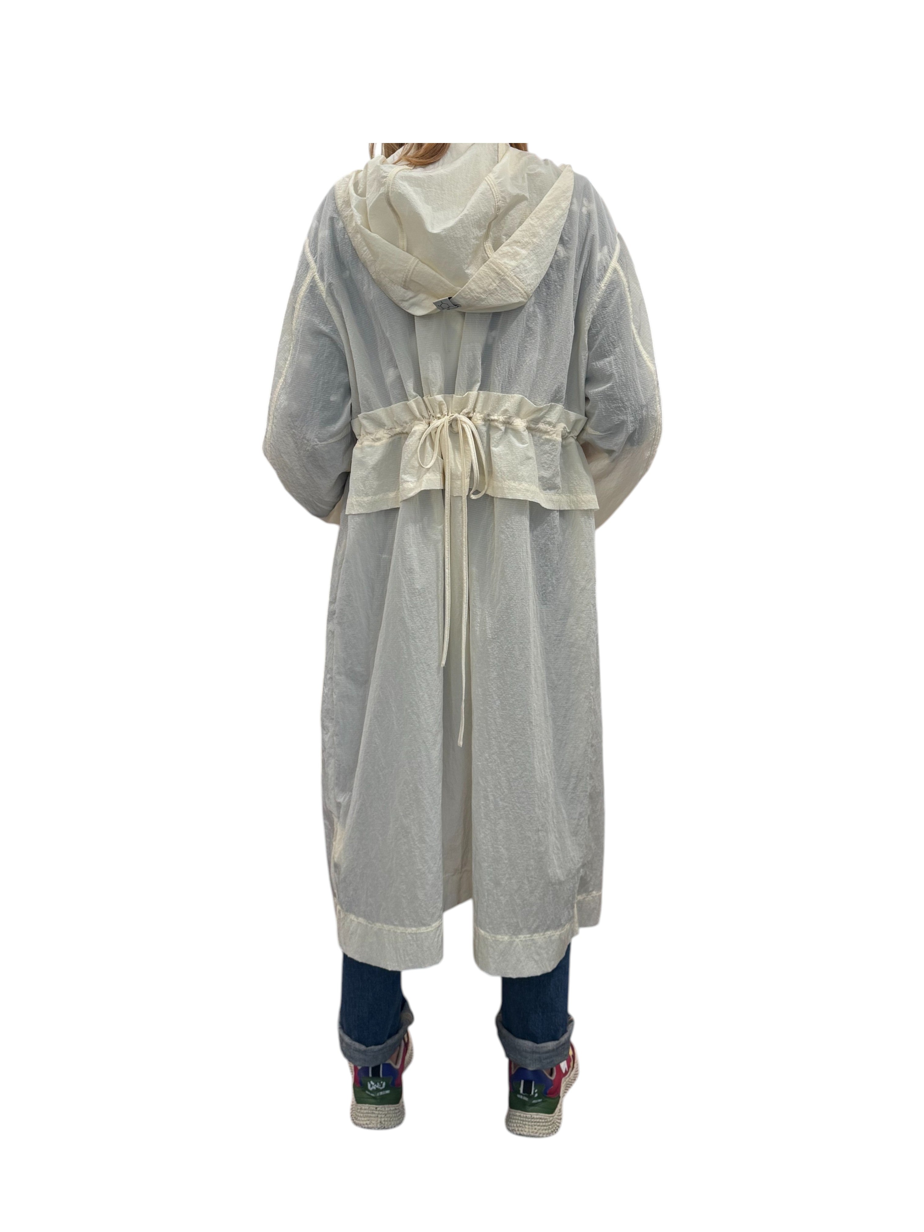 Ttrench lungo con coulisse sul dietro
