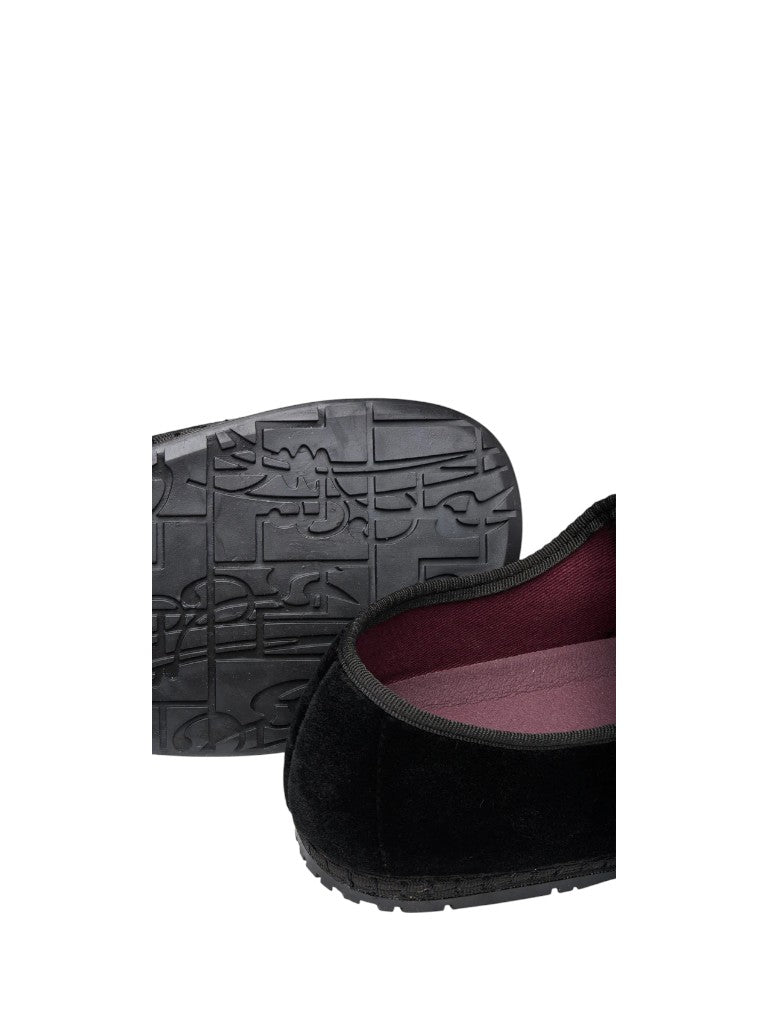Friulana modello Mary Jane in velluto nero