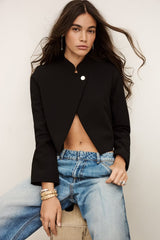 Giacca corta con un solo bottone