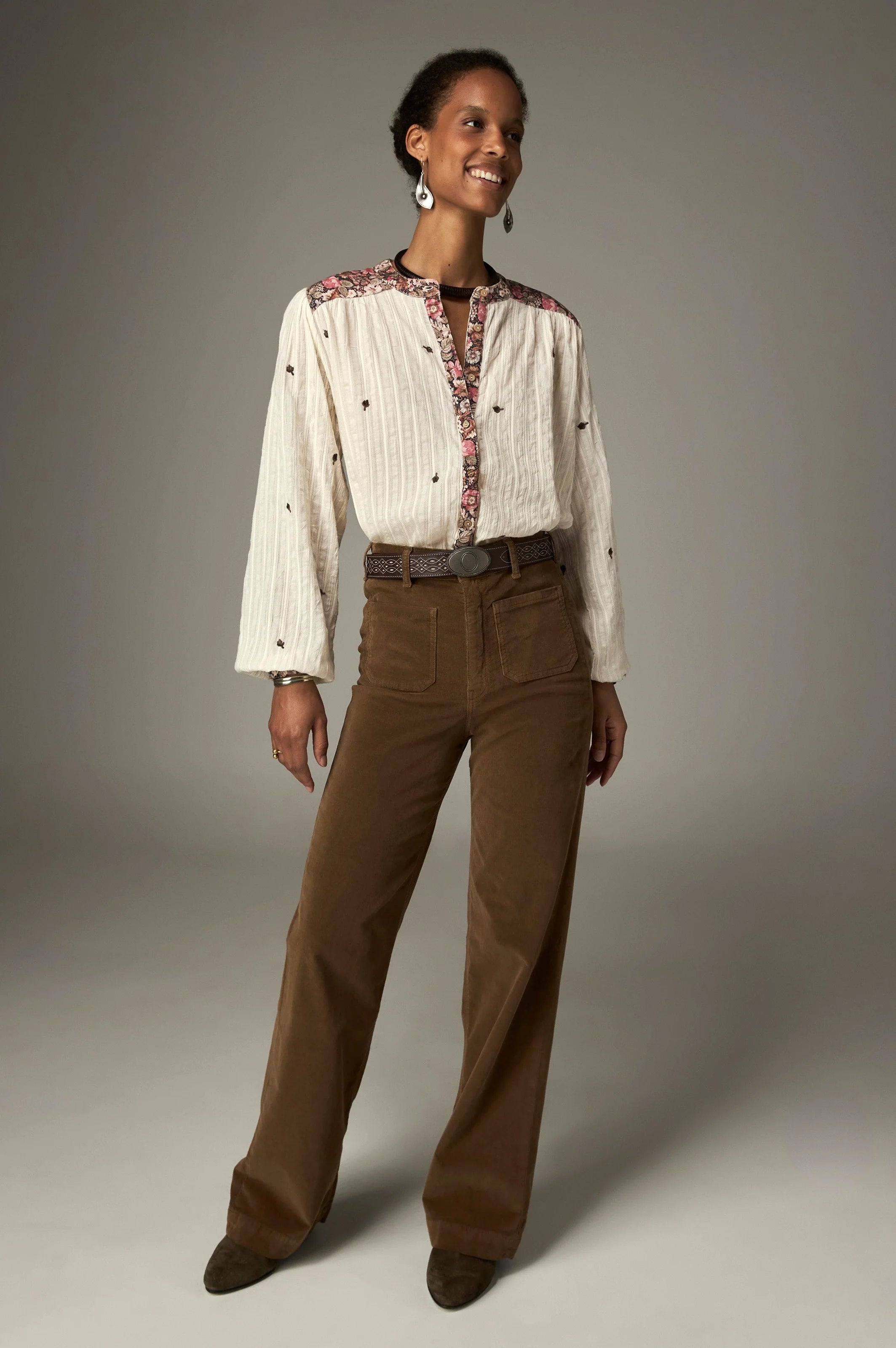 Camicia in cotone con ricami