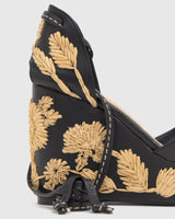 Espadrilla Carmela in pelle nappa con motivi floreali ricamati in rafia