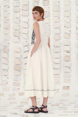 Abito midi in cotone con ricami e perline