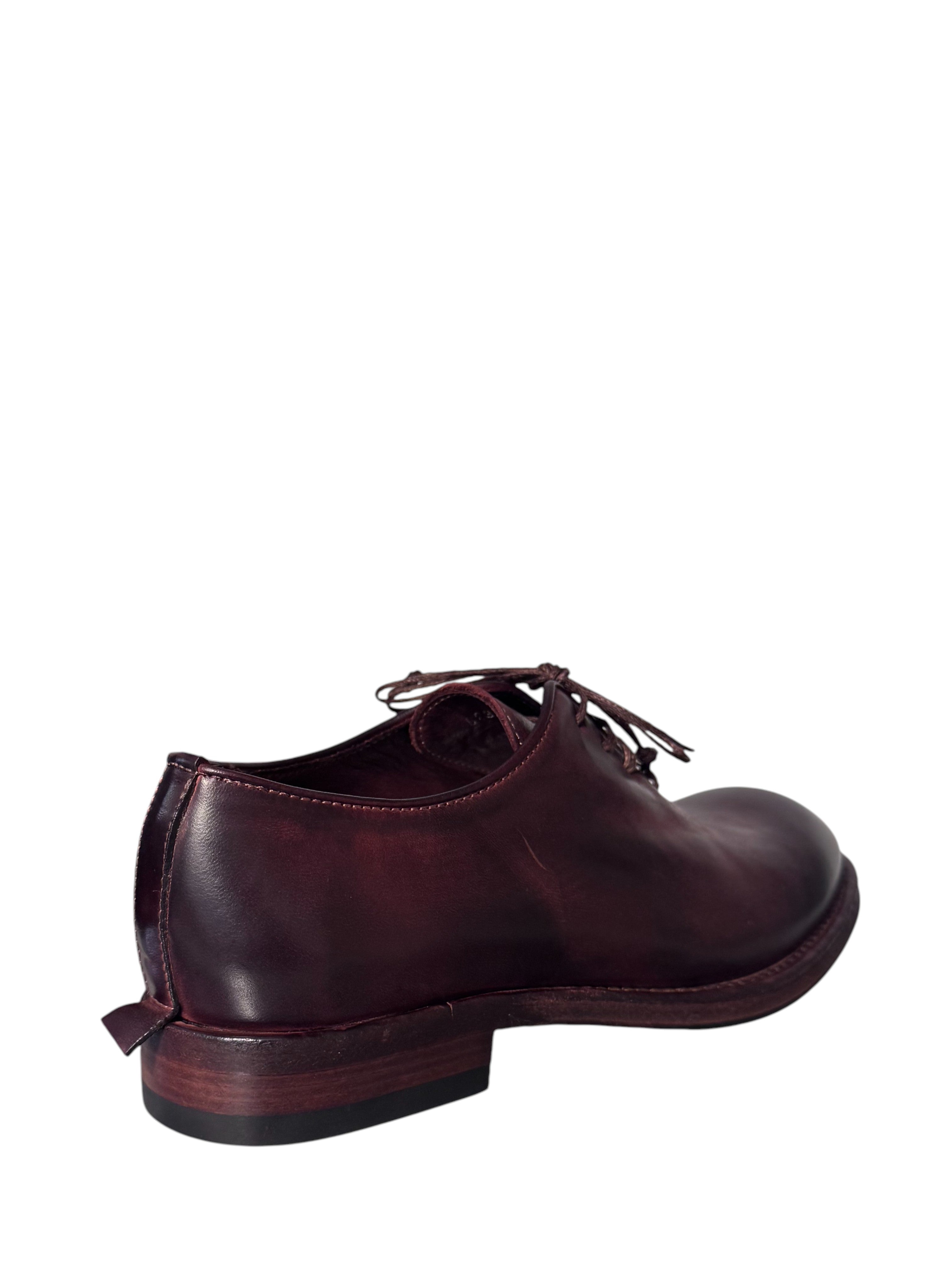 Stringata Shoto in pelle lavata