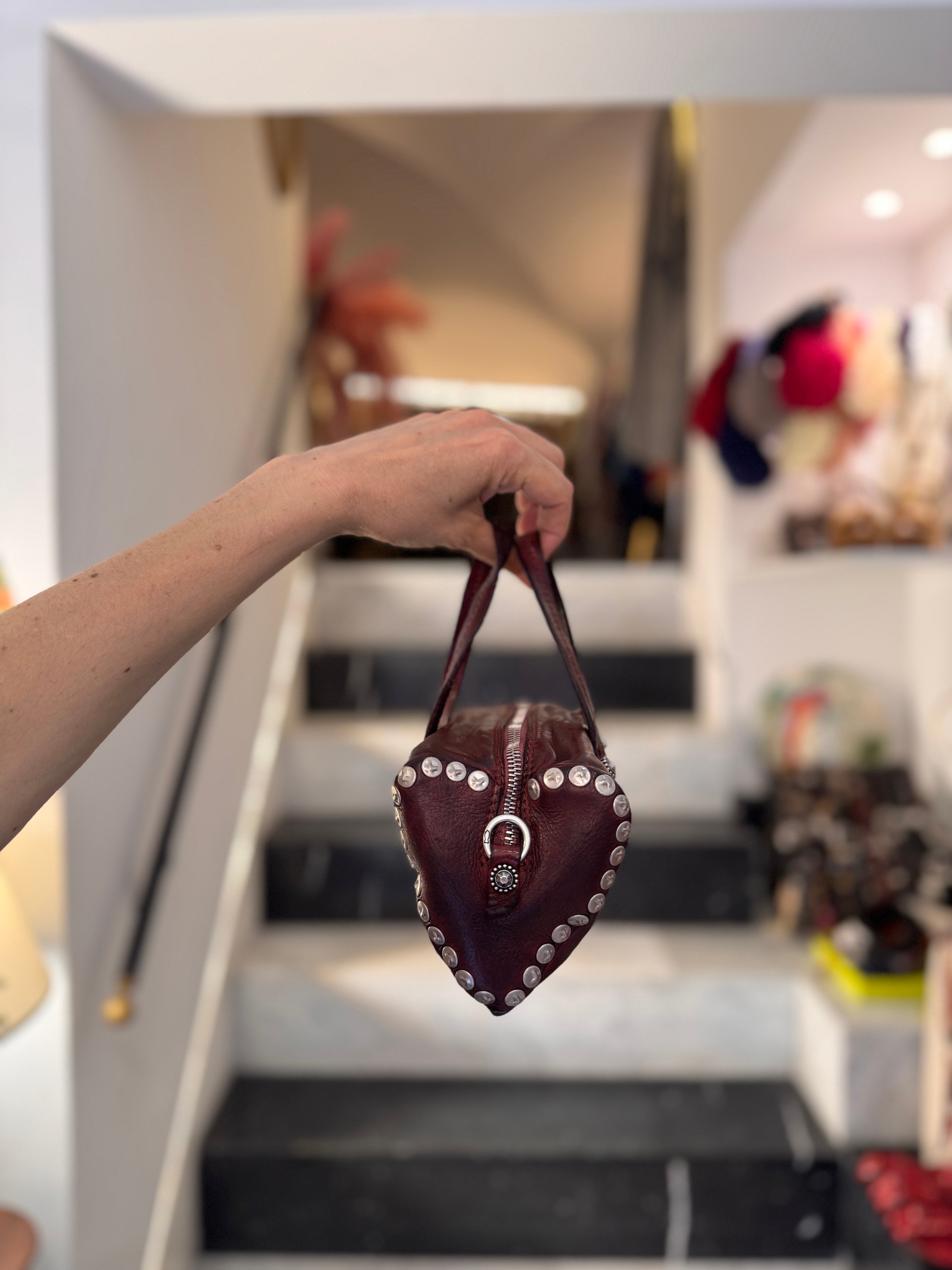 Borsa Shopping "DOLLY" in pelle di vacchetta tinta in capo con borchie - Campomaggi