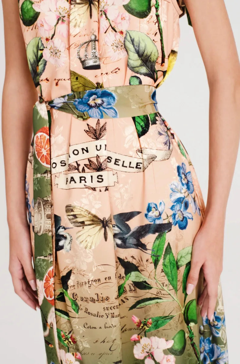 Abito lungo con scollo all'americana