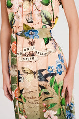 Abito lungo con scollo all'americana