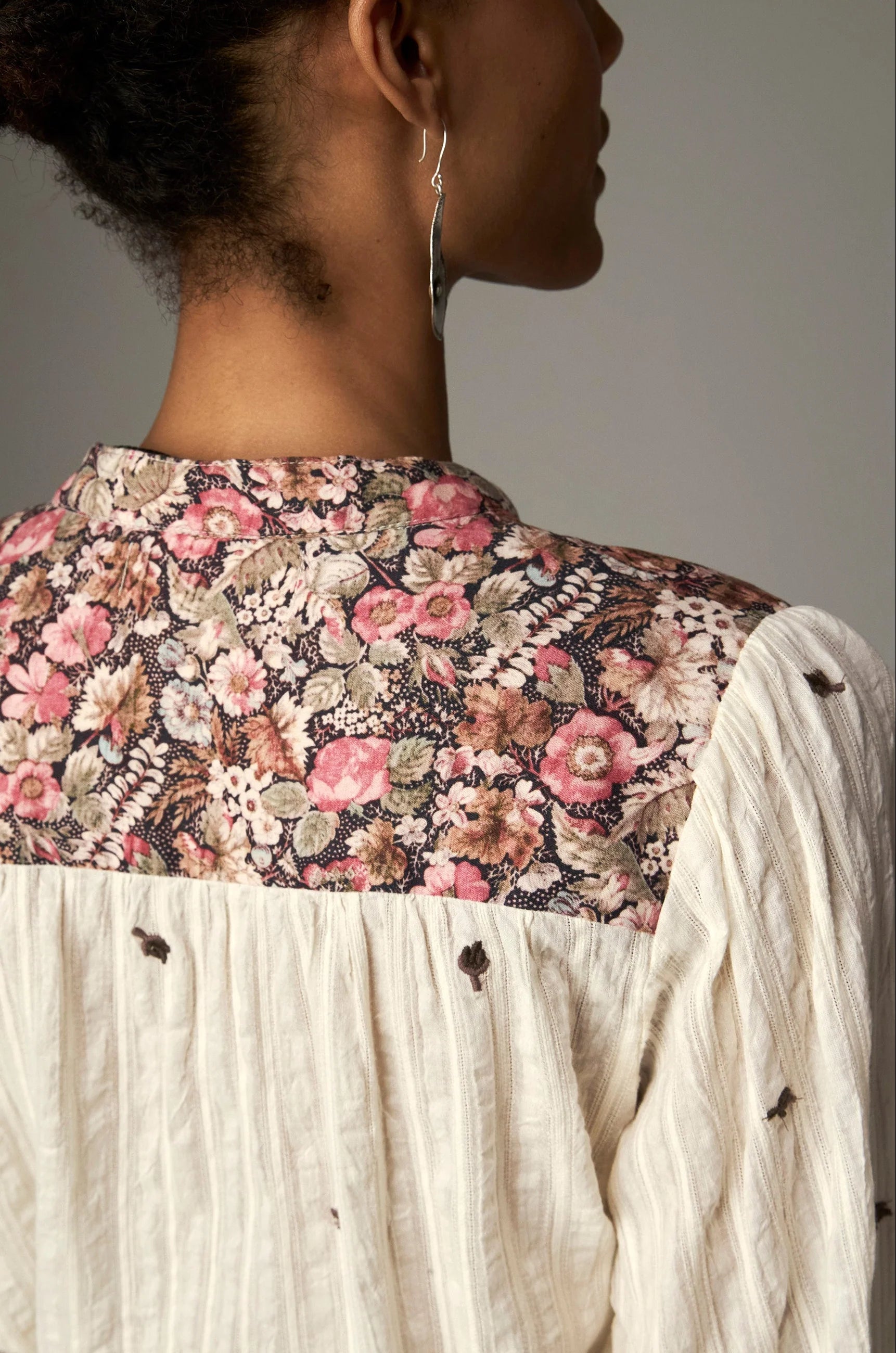 Camicia in cotone con ricami