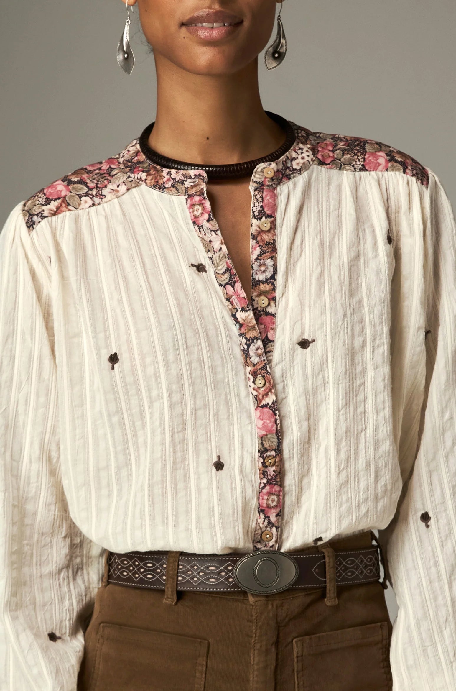 Camicia in cotone con ricami