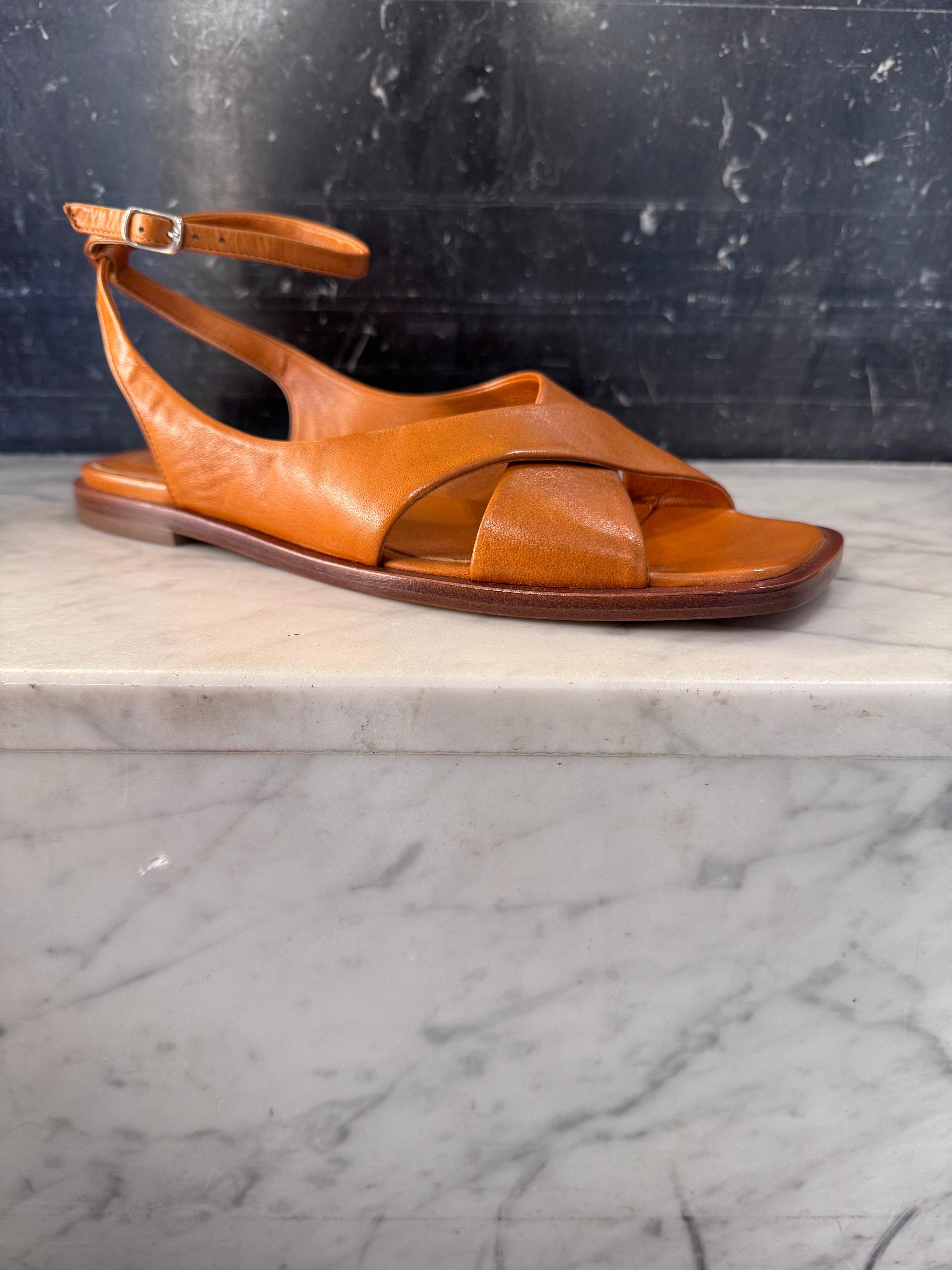 Sandalo in pelle nappa color becco d'oca Guglielmo Rotta
