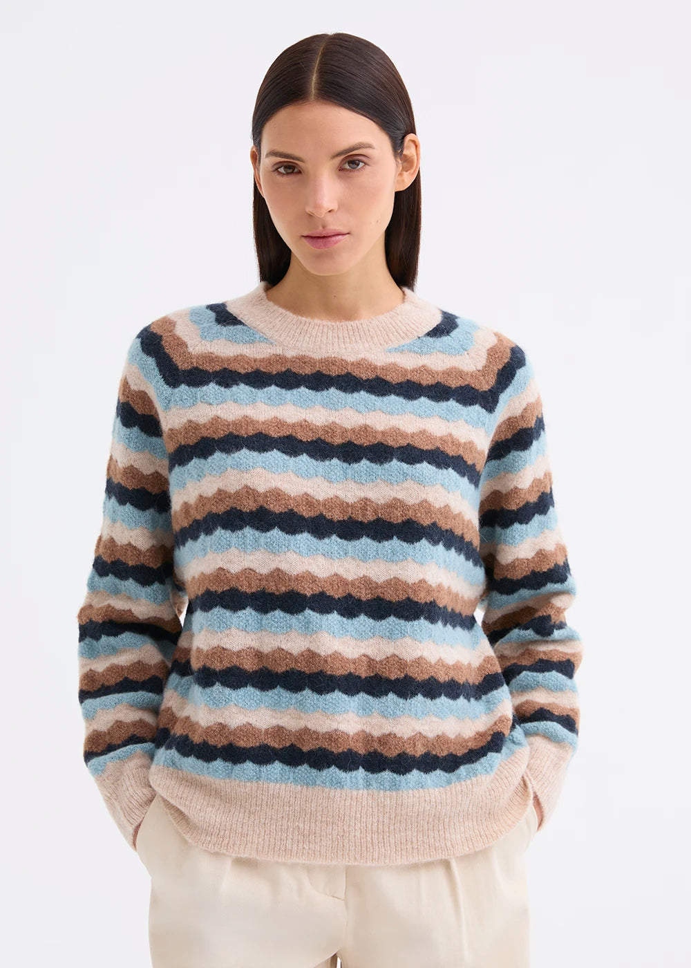 Maglia girocollo in alpaca con motivo a righe ondulate